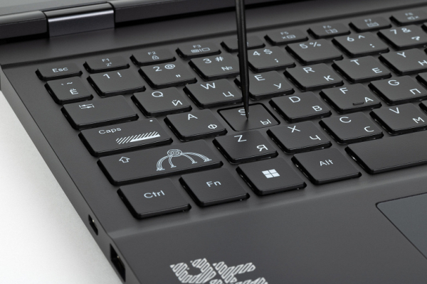 Обзор игрового ноутбука Maibenben X-Treme Typhoon X16B-R98956 с оформлением в стиле Atomic Heart