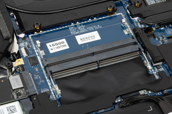 Обзор игрового ноутбука Maibenben X-Treme Typhoon X16B-R98956 с оформлением в стиле Atomic Heart