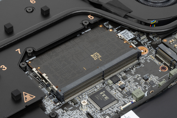 Обзор игрового ноутбука Gigabyte Aorus Master 16 AM6H