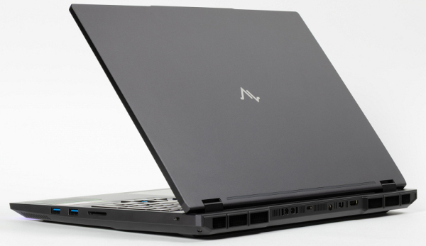 Обзор игрового ноутбука Maibenben X16E X-Treme Tsunami с СЖО, AMD Ryzen 9 9955HX и Nvidia GeForce RTX 5080 Laptop