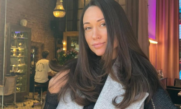 «С днем рождения бессмертную меня»: Елена Товстик выложила семейные фото с мужем после его измены в свое 41-летие