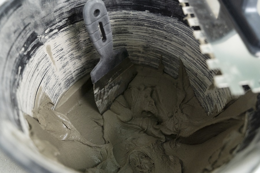 Чем штукатурить газобетон внутри и снаружи дома своими руками: Инструкция